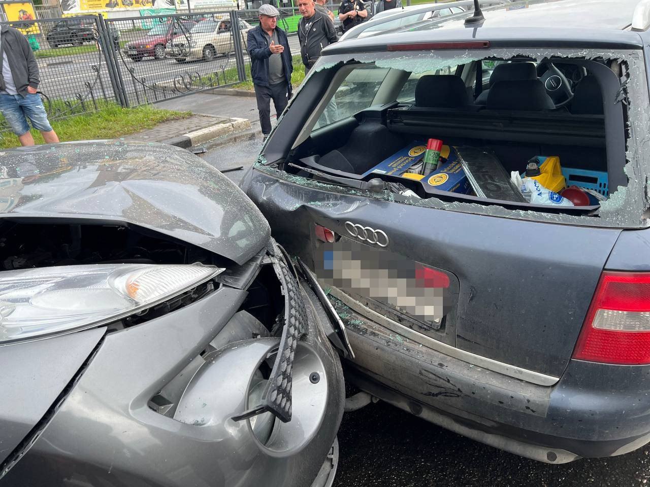 Новини Харкова: на проспекті Гагаріна зіштовхнулись 5 машин